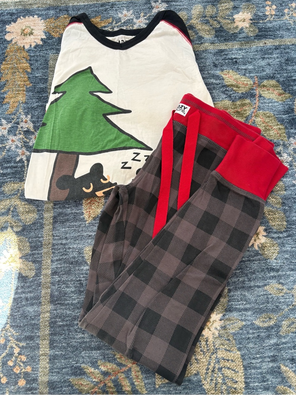 Lazy One Womens Two-Piece Pajama Set in White, Green, Red & Black